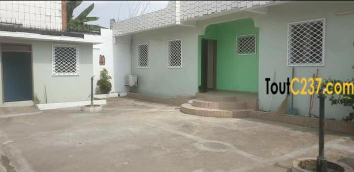 Villa sic à vendre à Bonamoussadi, Douala