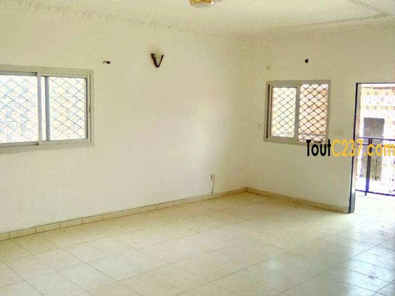 Appartement à louer à Logpom, Douala