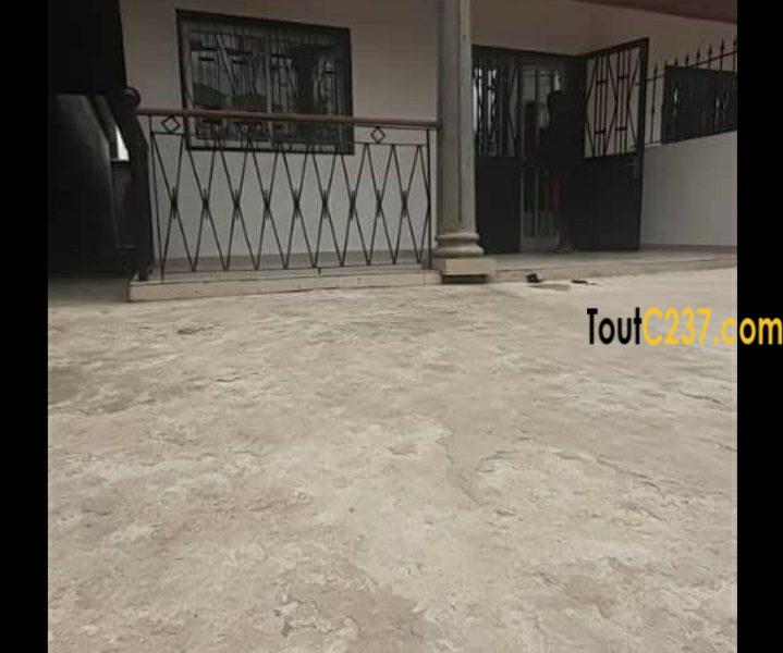 Mini maison à louer à Logpom, Douala
