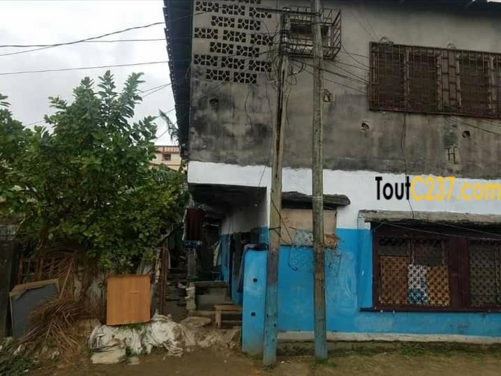 Terrain bâti à vendre à Ange Raphaël, Douala