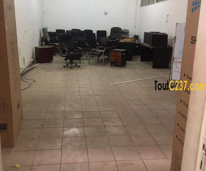Bureaux à louer à Akwa, Douala
