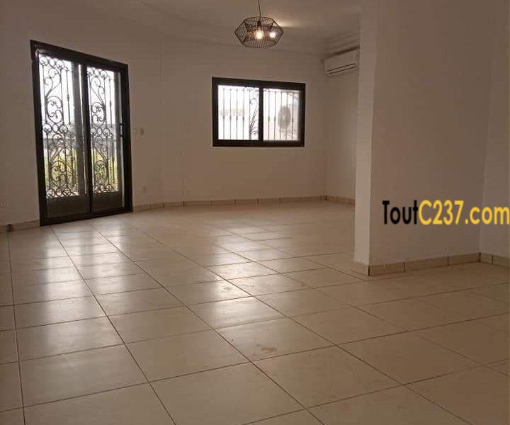 Appartement VIP à louer à Bonamoussadi, Douala