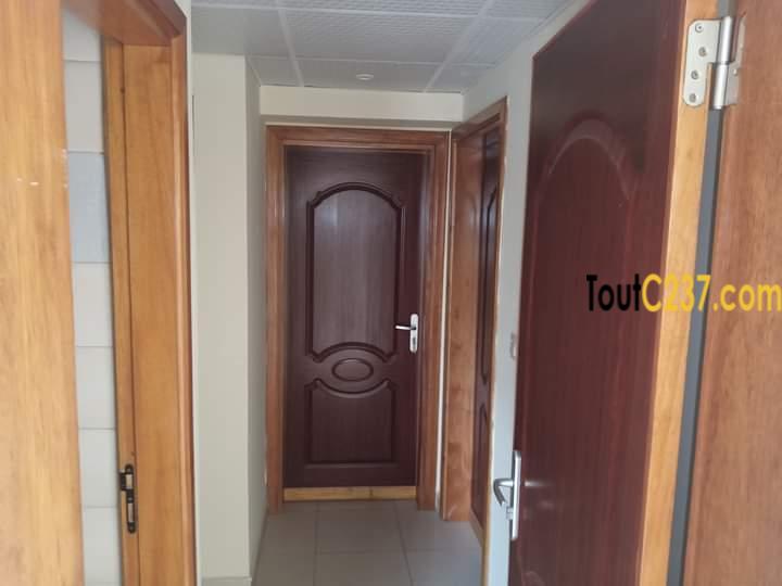 Appartement à louer à Bonanjo, Douala