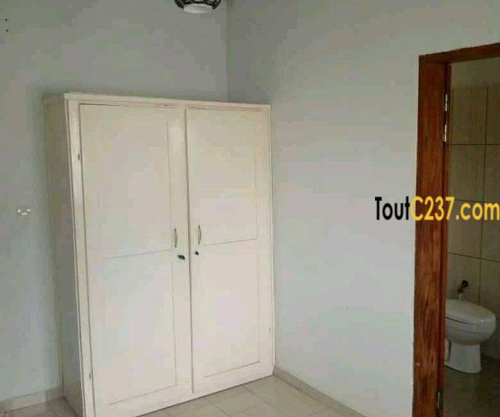 Appartement à Louer à Logpom Douala