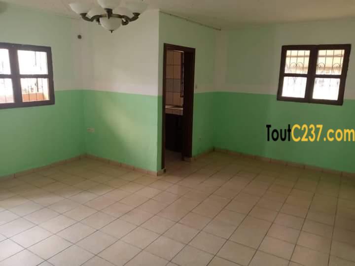 Maison à louer à Deido Douala