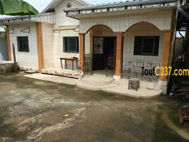 Villa à louer à Bépanda, Douala