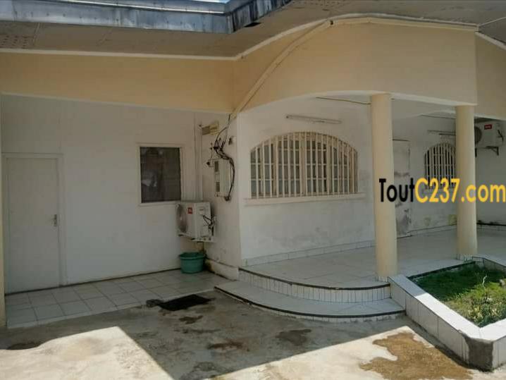 Villa, maison Ã  vendre Ã  Bonamoussadi, Douala