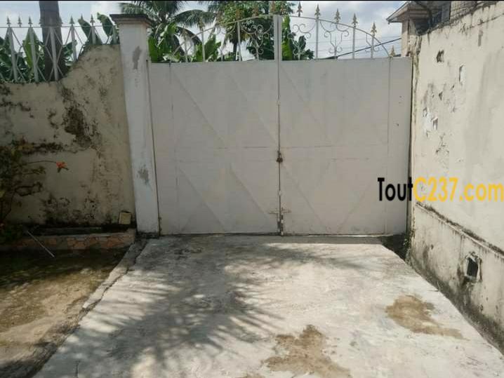 Villa, maison Ã  vendre Ã  Bonamoussadi, Douala