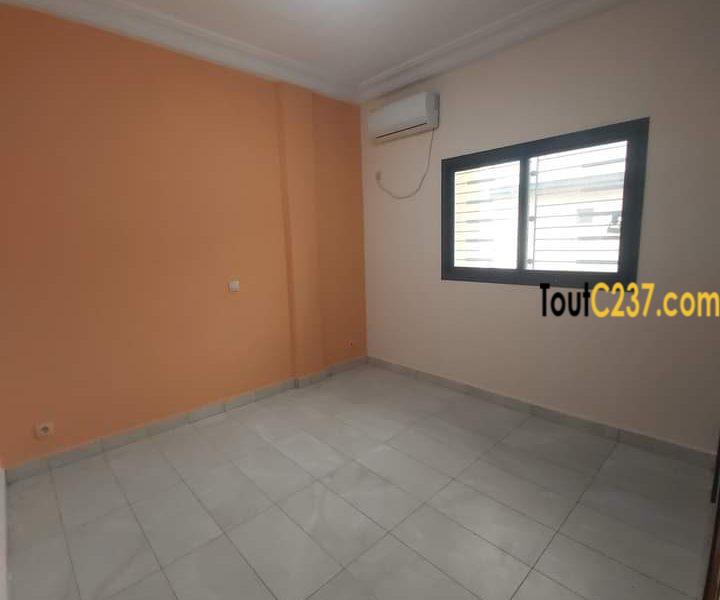 Appartement à loué à Bonamoussadi Douala