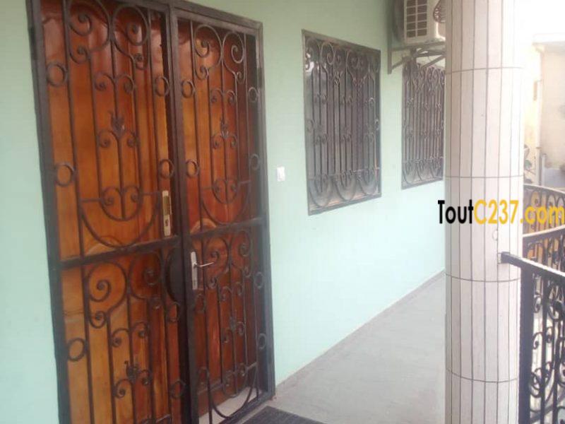 Appartement à louer à Logpom Douala