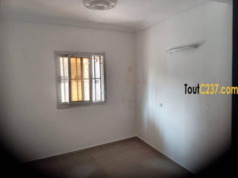 Appartement, bureau à louer à Bonapriso Douala