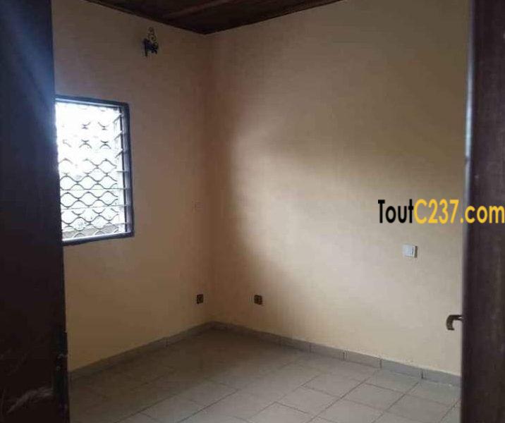 Maison villa à louer à Logpom Douala