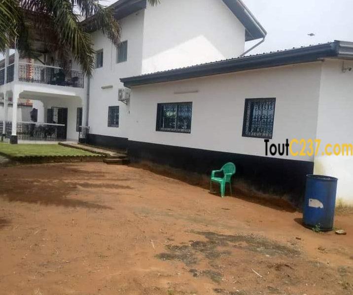 Duplex à louer à Logpom Douala