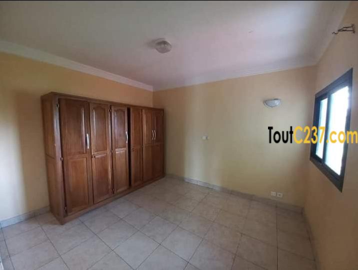 Appartement neuf à louer à Bonamoussadi Douala