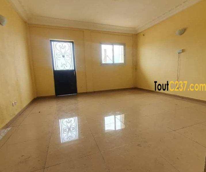 Appartement neuf à louer à Deido Douala