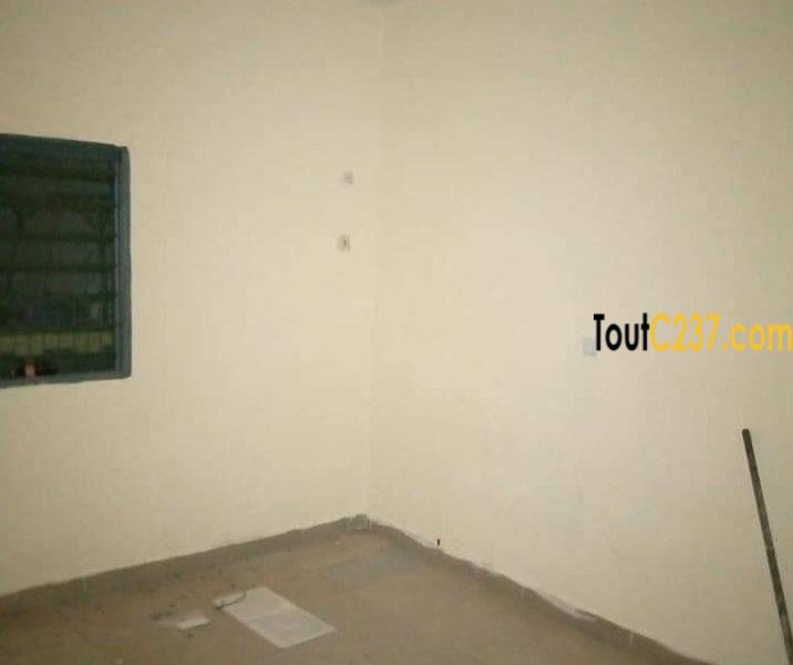 Appartement entrée seule à louer à Makepe Douala