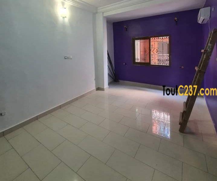 Appartement neuf à louer à Bonamiussadi Douala