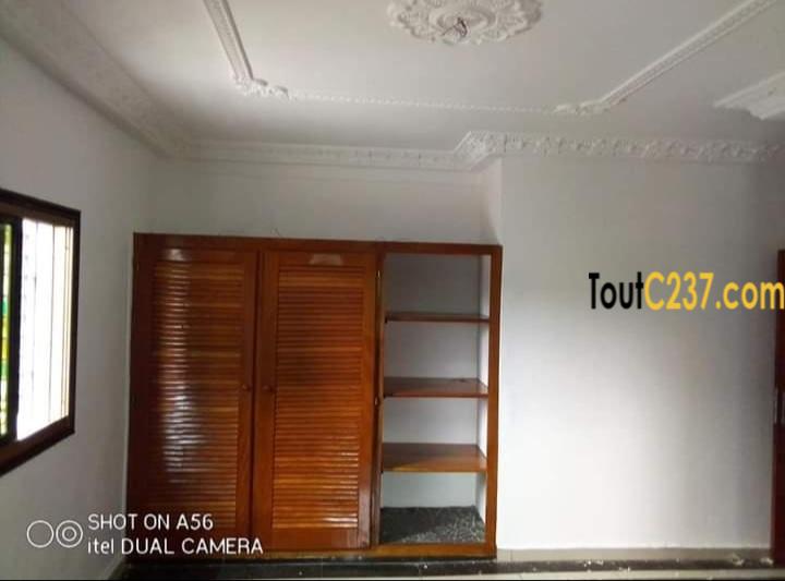 Appartement à louer à Akwa Douala