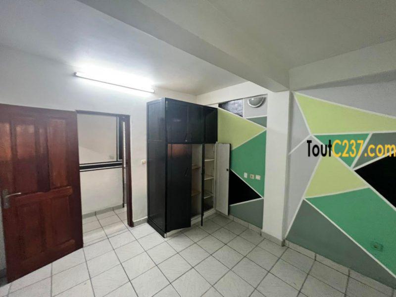 Studio Moderne à louer à Bonapriso Douala
