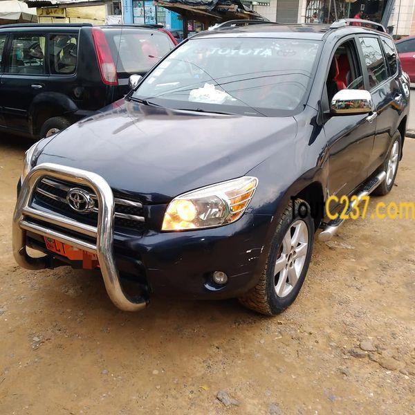 Toyota Rav4 à vendre à Douala