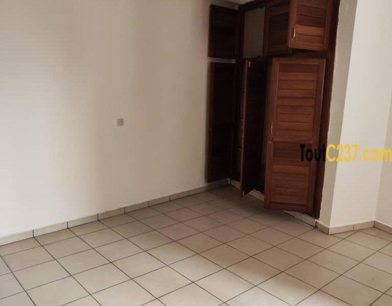 Appartement à louer à Akwa, Douala